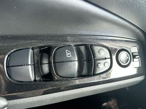Used 2023 Nissan Altima 2.5 SV FWD image 17