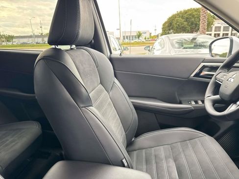 Used 2024 Mitsubishi Outlander 4WD Plug-In Hybrid image 10