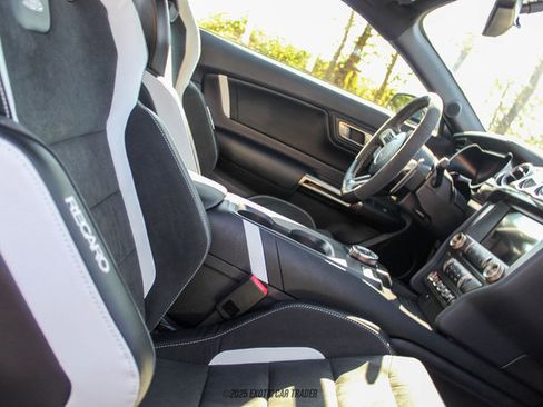 Used 2022 Ford Mustang Shelby GT500 w/ Carbon Fiber Track Pack image 40