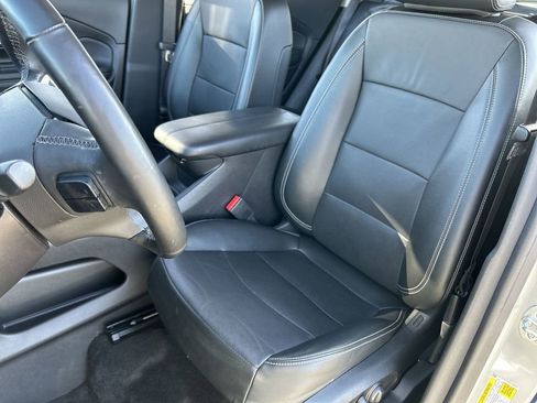Used 2024 GMC Terrain SLT w/ Elevation Edition FWD image 19