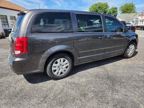 Used 2016 Dodge Grand Caravan SE w/ Quick Order Package 29E SE FWD image 5