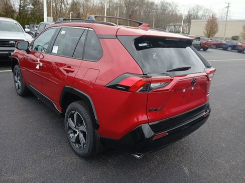 New 2025 Toyota RAV4 SE image 3