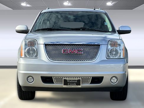 Used 2014 GMC Yukon XL Denali image 6