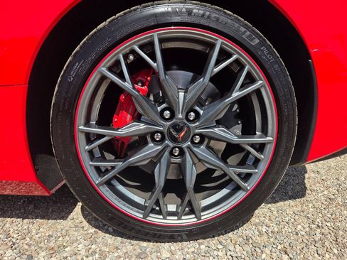 Used 2025 Chevrolet Corvette Stingray Preferred Cpe w/ Z51 Performance Package RWD image 9