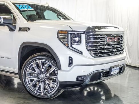 Certified 2022 GMC Sierra 1500 Denali w/ Denali Reserve Package AWD/4WD image 3