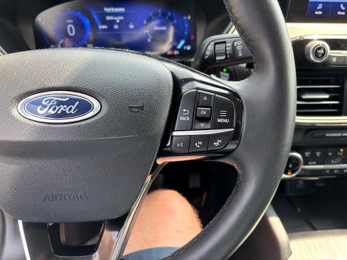 Used 2022 Ford Escape SEL w/ Technology Package image 24