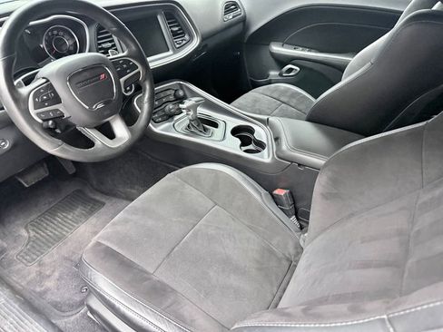 Used 2016 Dodge Challenger R/T Scat Pack w/ Leather Interior Group image 9