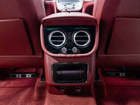 Used 2020 Bentley Bentayga AWD/4WD image 38