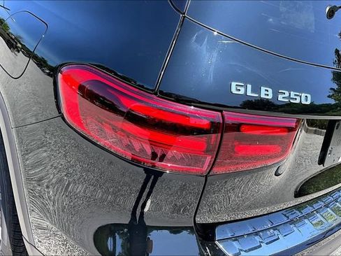 Certified 2026 Mercedes-Benz GLB 250 4MATIC image 17