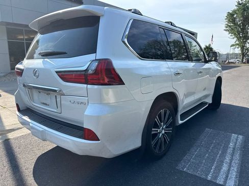 Used 2021 Lexus LX 570 4WD w/ Luxury Package image 7