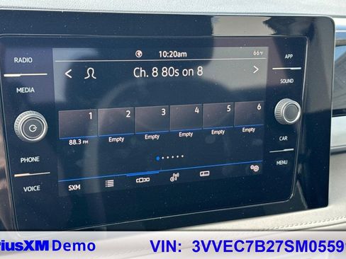 Used 2025 Volkswagen Taos SE w/ Panoramic Sunroof Package image 36