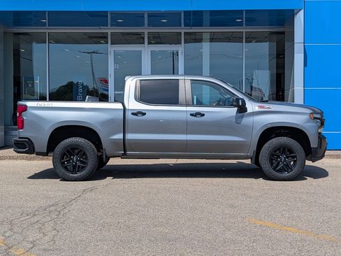 Certified 2021 Chevrolet Silverado 1500 LT Trail Boss w/ LT Trail Boss Premium Package AWD/4WD image 2
