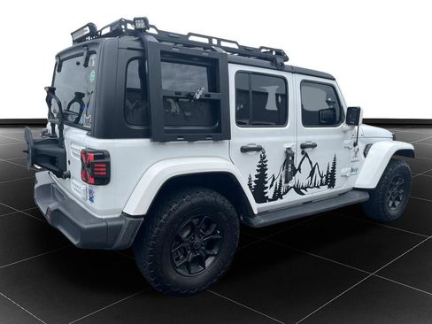 Used 2023 Jeep Wrangler Unlimited Sahara w/ Cold Weather Group AWD/4WD image 5
