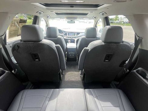 Used 2019 Buick Enclave Essence AWD/4WD image 13