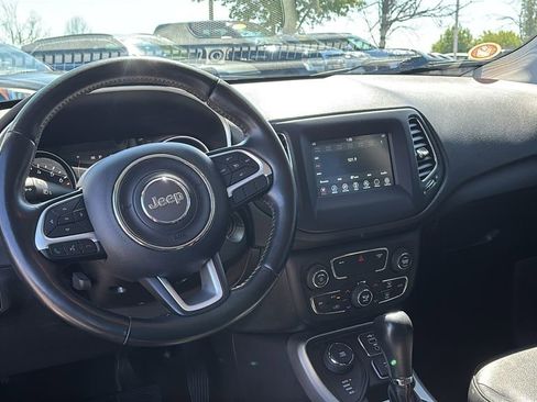 Used 2020 Jeep Compass Latitude w/ Cold Weather Group AWD/4WD image 13