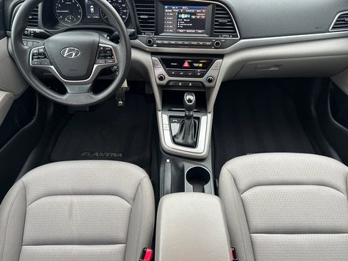 Used 2018 Hyundai Elantra SEL w/ Cargo Package image 10