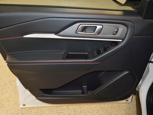Certified 2025 Ford Explorer ST-Line image 15