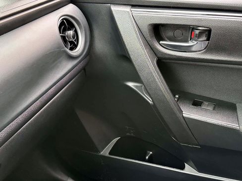 Used 2019 Toyota Corolla LE image 24