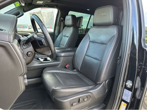 Used 2021 Chevrolet Tahoe High Country w/ Premium Package image 24