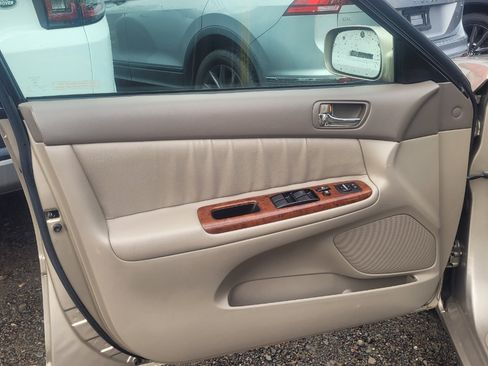 Used 2003 Toyota Camry XLE image 11