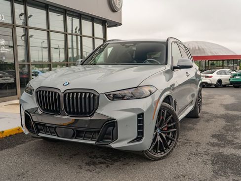 Used 2024 BMW X5 xDrive40i w/ M Sport Package AWD/4WD image 2