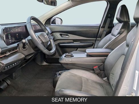Used 2023 Nissan Ariya FWD image 14