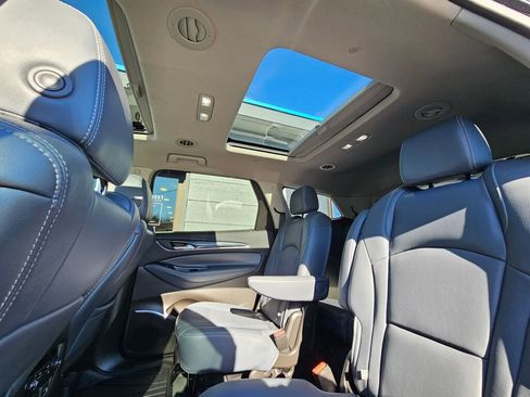 Used 2021 Buick Enclave Premium image 23