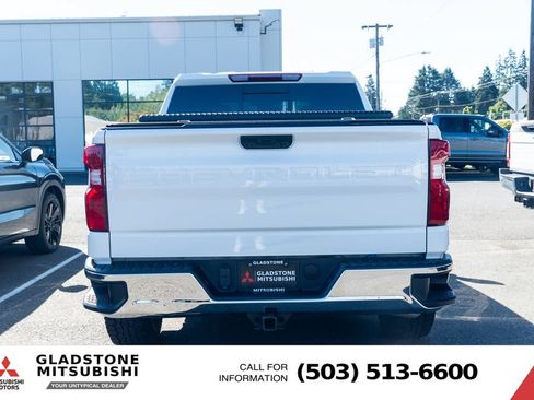 Used 2023 Chevrolet Silverado 1500 LT w/ Leather Package AWD/4WD image 6