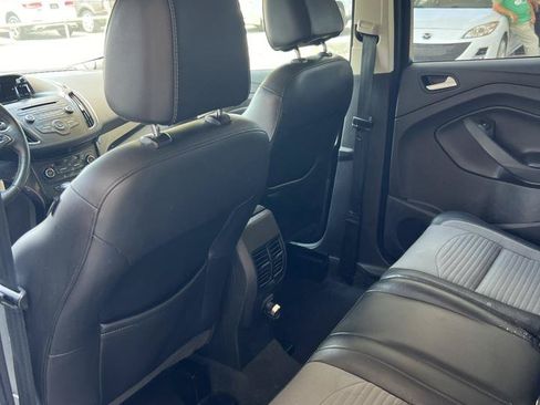 Used 2017 Ford Escape SE w/ SE Sport Appearance Package FWD image 6