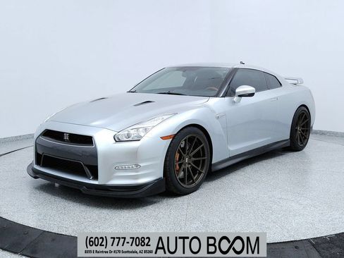 Used 2015 Nissan GT-R Premium AWD/4WD image 1