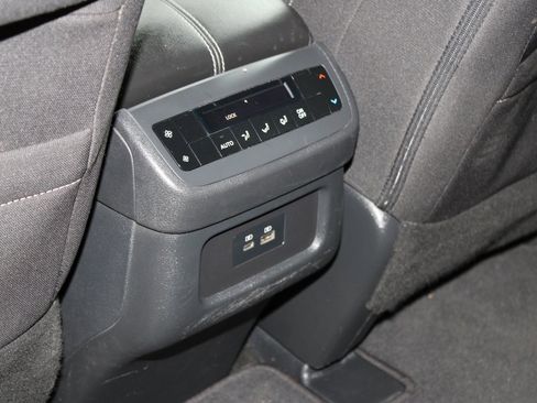 Used 2024 Nissan Pathfinder SV image 20