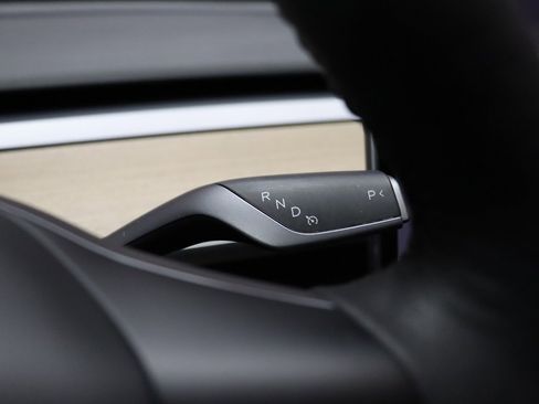 Used 2023 Tesla Model 3 Standard Range image 44