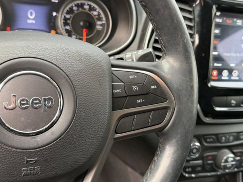 Used 2020 Jeep Cherokee Limited image 17