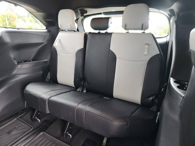 Used 2026 Toyota Sienna XSE AWD/4WD image 21