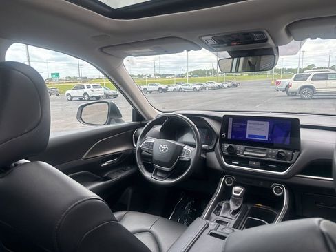 Used 2025 Toyota Grand Highlander FWD image 32