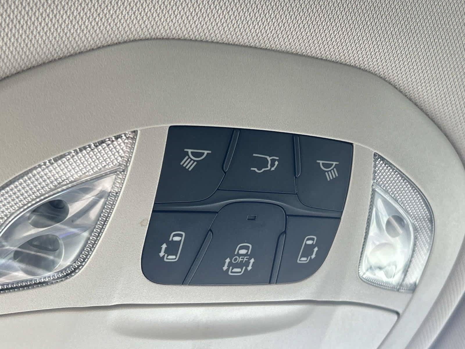 Used 2024 Chrysler Pacifica Touring-L FWD image 40