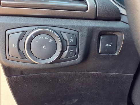 Used 2017 Ford Fusion SE AWD/4WD image 15