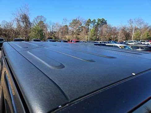 Used 2016 Jeep Wrangler Unlimited Rubicon w/ Connectivity Group image 9