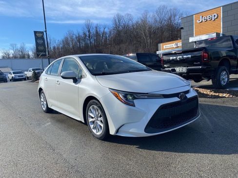 Used 2020 Toyota Corolla LE image 1