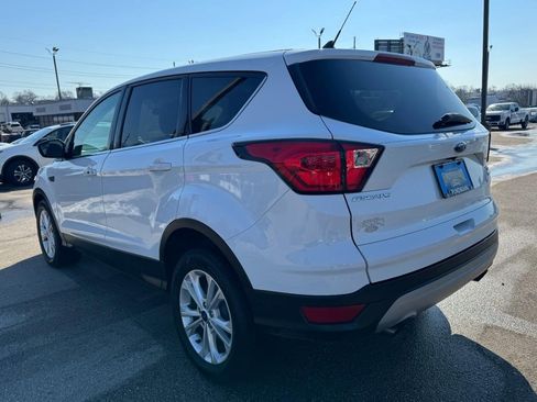 Used 2019 Ford Escape SE image 5