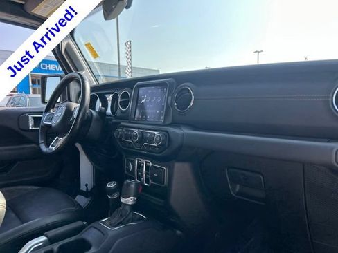 Used 2022 Jeep Gladiator Overland AWD/4WD image 34