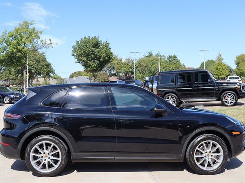 Used 2021 Porsche Cayenne image 5