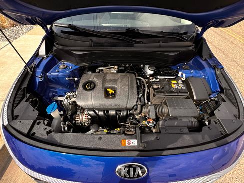 Used 2021 Kia Seltos LX image 19