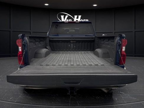 Used 2023 Chevrolet Silverado 2500 Custom w/ Custom Value Package image 12
