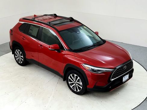 Certified 2023 Toyota Corolla Cross XLE w/ Convenience Package AWD/4WD image 13