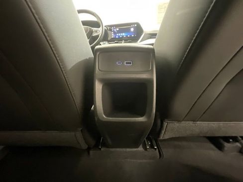 Used 2025 Chevrolet Trax LT w/ LT Convenience Package FWD image 26