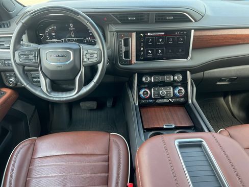 Used 2023 GMC Yukon XL Denali Ultimate w/ LPO, Floor Liner Package AWD/4WD image 2