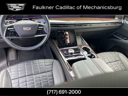 Certified 2025 Cadillac Escalade Sport Platinum AWD/4WD image 13