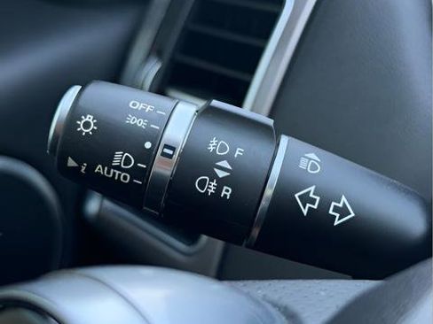 Used 2020 Land Rover Range Rover Sport HSE image 13