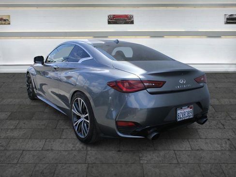 Used 2019 INFINITI Q60 3.0t Luxe w/ Essential Package image 3